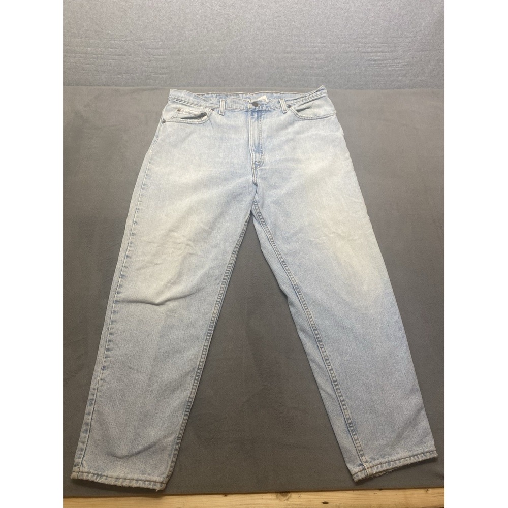 Vintage 90s Levi's 550 Light Wash Faded Lightly Thrashed Jeans Meas. 36"x27.75"